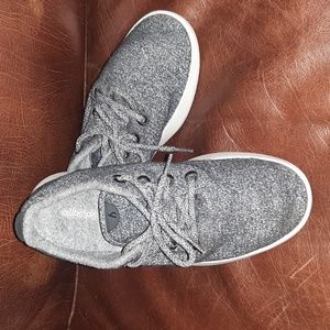 Men's Allbirds sneakers size 9, gray practically brand new, EXCELLENT CONDITION